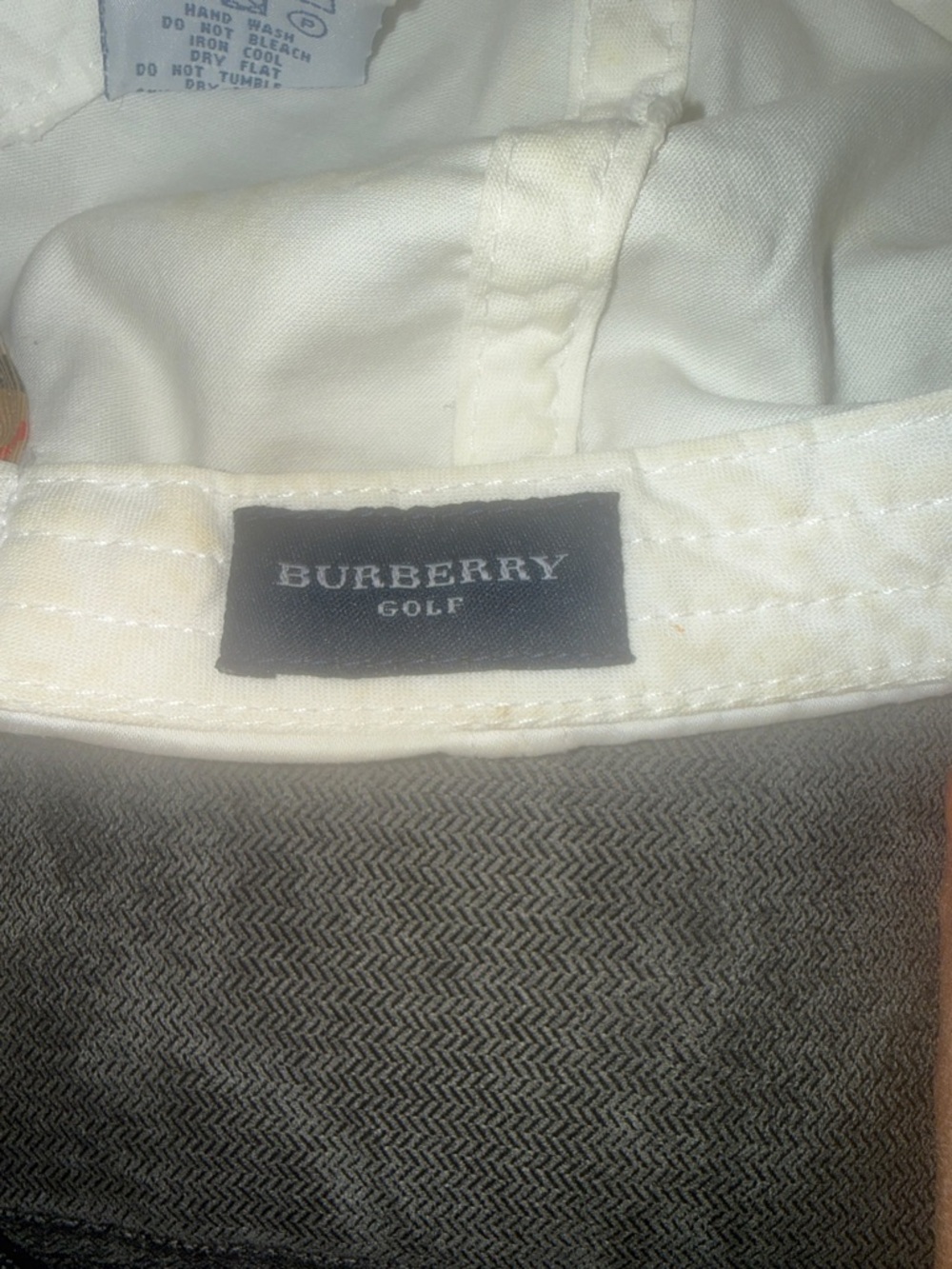 Burberry White Cotton Logo Cap - Picture 7 of 11